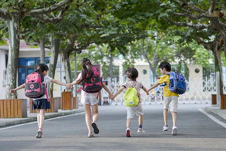 学生们放学学习高清图片素材