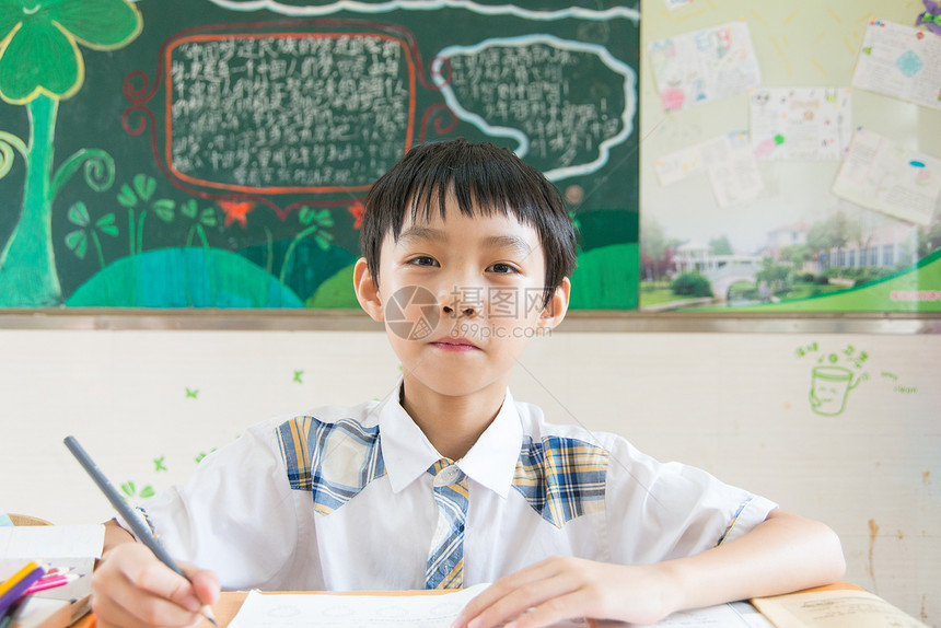 青春活力的小学生图片