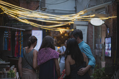 外国人聚餐朋友聚会背景