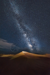 鸣沙山星空沙漠夜景高清图片