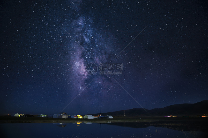 青海湖夜晚银河图片