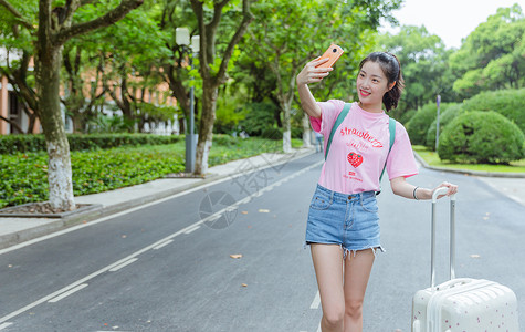 美丽女生自拍大学校园女生自拍背景