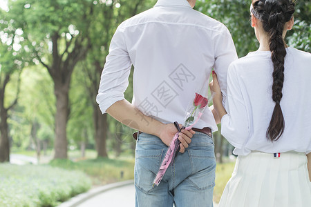 等待恋人送花男生准备送花给女生惊喜背景