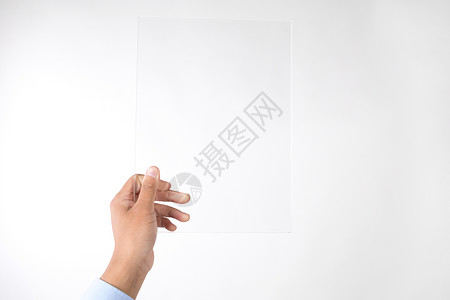 平板展示商务人士拿透明平板电脑背景