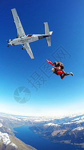 瓦卡蒂普湖新西兰皇后镇极限运动跳伞航拍风景照背景