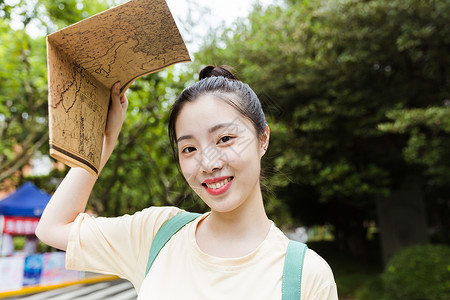 开学路开学校园女生遮阳背景