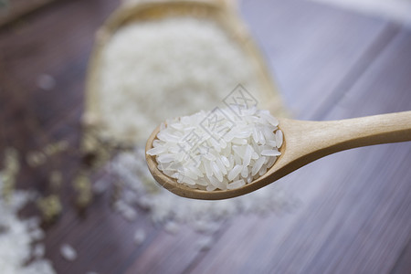 大米粮食一勺米饭高清图片