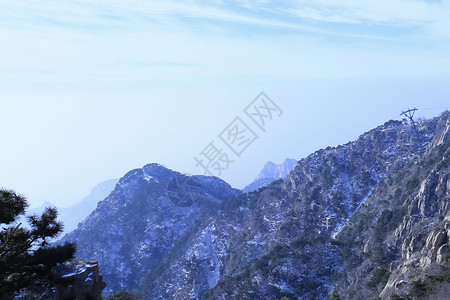 山顶俯视泰山背景