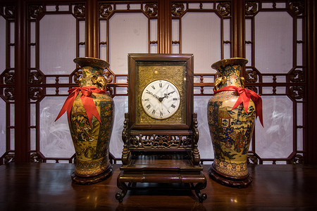 中国元素花瓶台钟背景图片