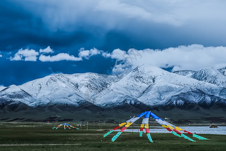 白色梦幻雪花青海雪山图片背景