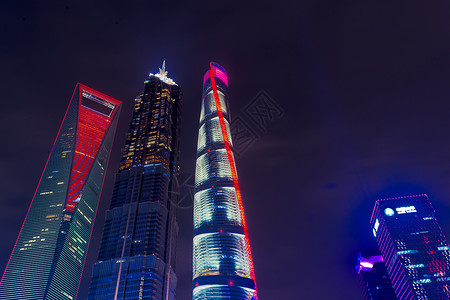 上海陆家嘴金融中心高楼夜景图片