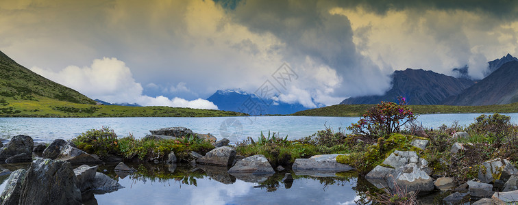 著名风景名胜区川西贡嘎山倒影全景接片背景