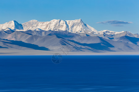 空灵的西藏纳木错雪山圣湖背景