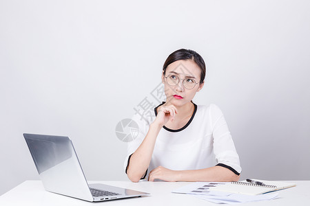 商务职业女性情绪办公图片