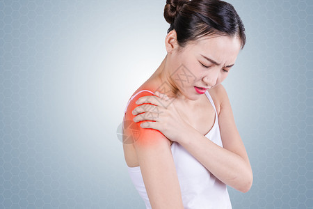 女性可爱表情患有肩部疼痛的女性设计图片