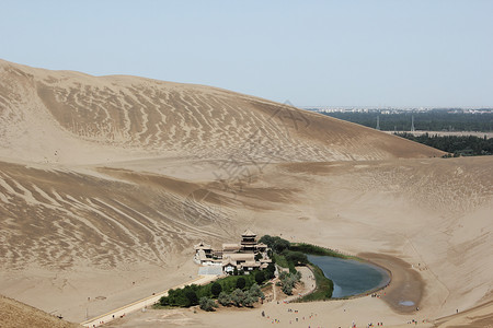 沙水景区月牙泉背景