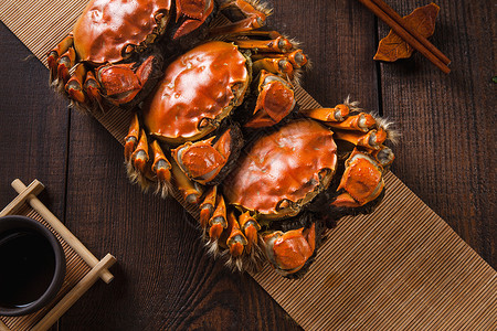 中秋节手绘秋天肥美螃蟹背景