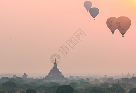 缅甸佛塔与热气球图片