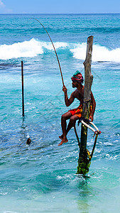 高跷渔夫斯里兰卡高跷渔夫高清图片