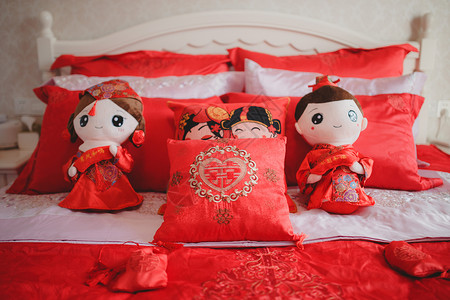 小玩偶中式婚礼中国风婚床背景