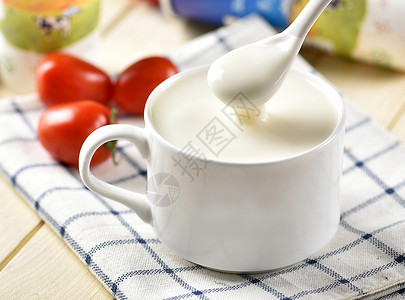 酸奶养生做西餐高清图片