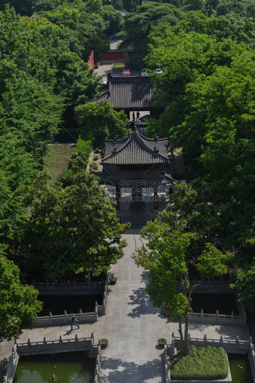 合肥市区包公墓旁的清风阁图片