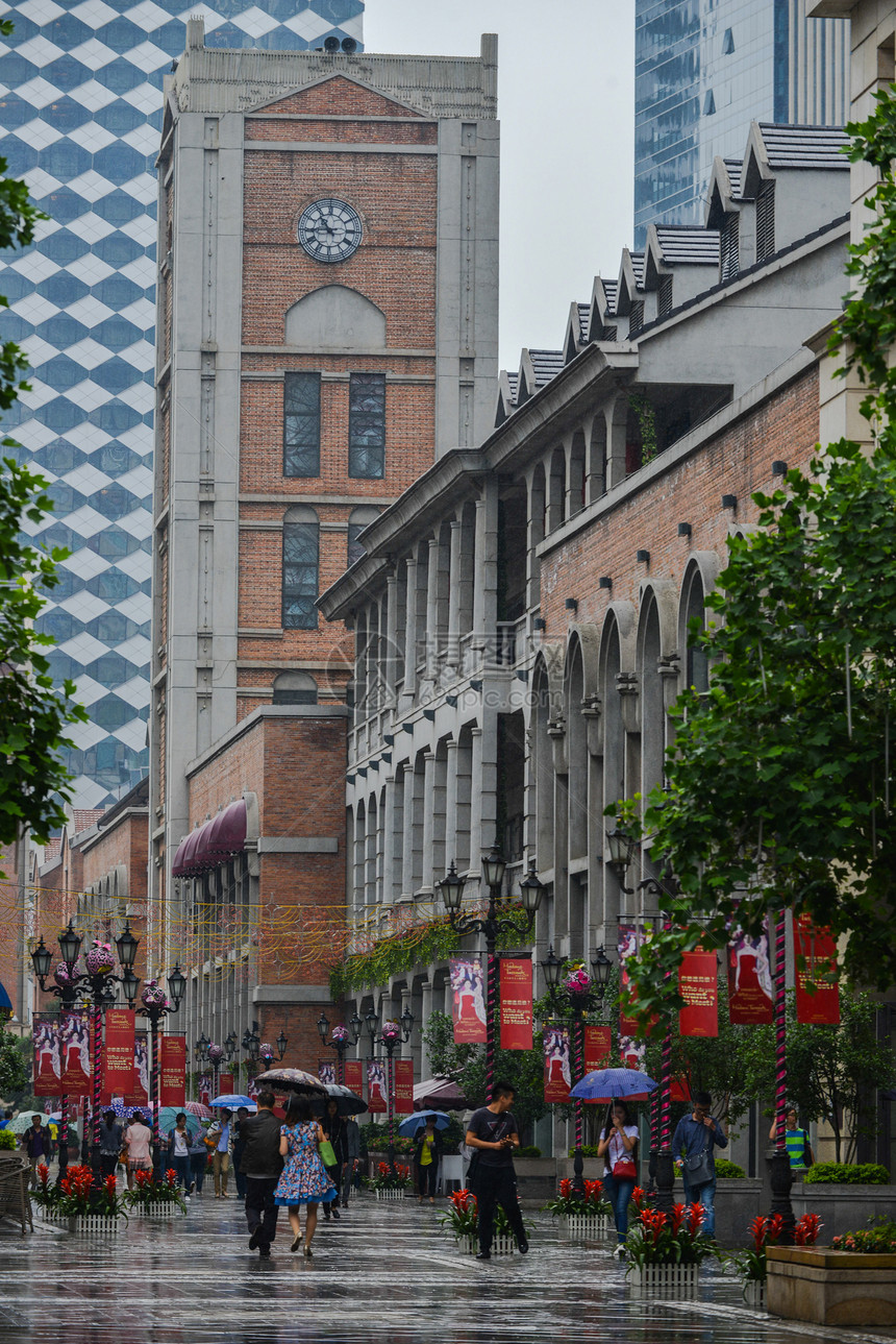武汉武昌著名的步行街-楚河汉街