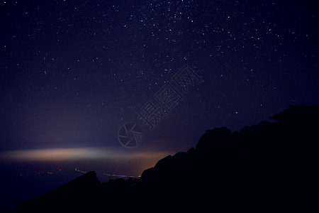 诗意雨伞星空背景