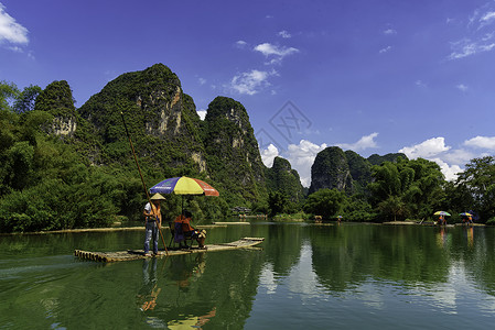 竹筏木筏漂流背景