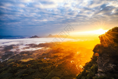 暖冬上新唯美的高山日出风景背景