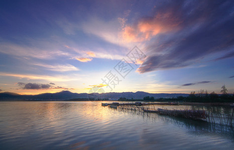 户型平面滇池湖泊背景