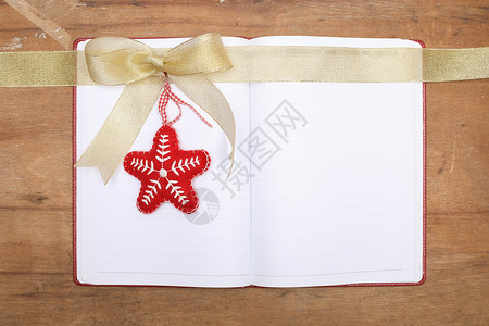 五角星姜饼笔记本和圣诞装饰背景