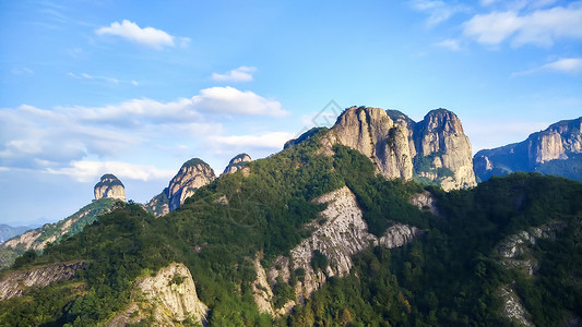 绿色的大山背景图片