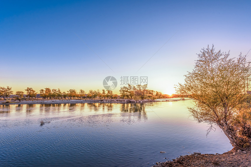 额尔齐斯河的夕阳图片