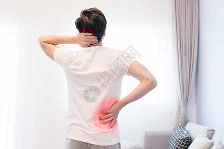 了解疼痛腰痛的男性设计图片