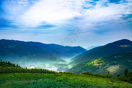 大山风景蓝天雾景观高清图片