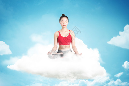 云朵上的女孩在云朵上做瑜伽的美女设计图片