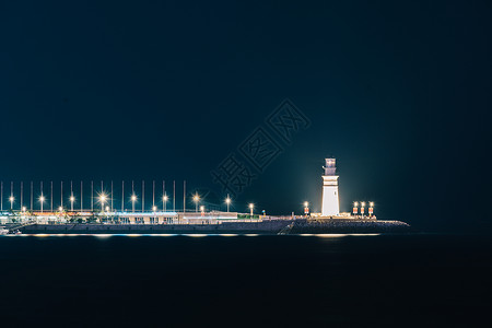 青岛灯塔夜景图片