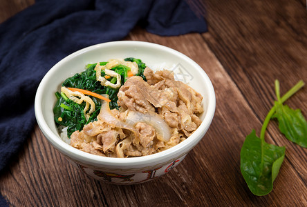 日式牛丼饭肥牛青花鱼套餐高清图片