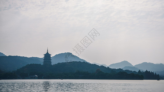 寺庙水墨西湖雷峰塔背景