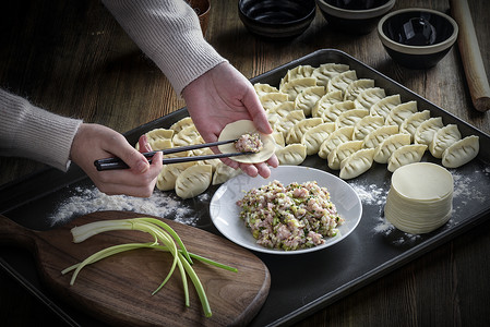 包饺子头伏饺子二优面高清图片