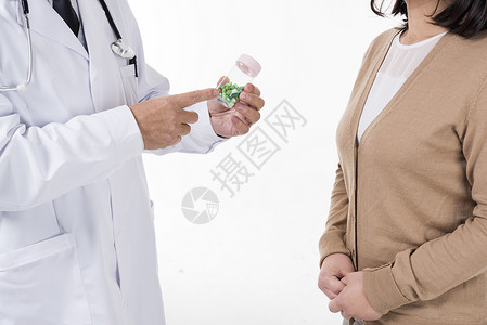 医生指导患者用药底图背景图片