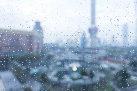 雨滴朦胧中的东方明珠图片