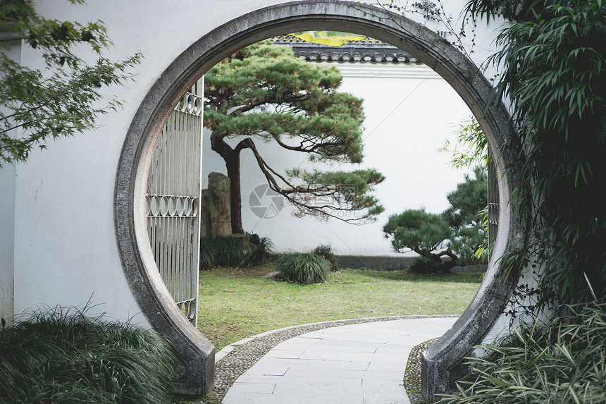 古建筑圆门图片