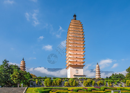 云南大理崇圣寺三塔树林高清图片素材