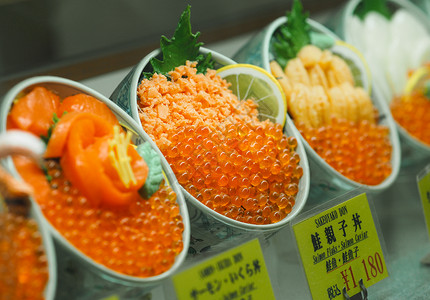 日本鲑鱼子饭图片