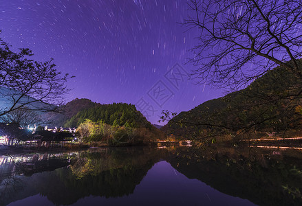 魅力夜空石城星轨背景