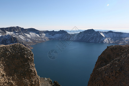 长白天池冬天的天池背景