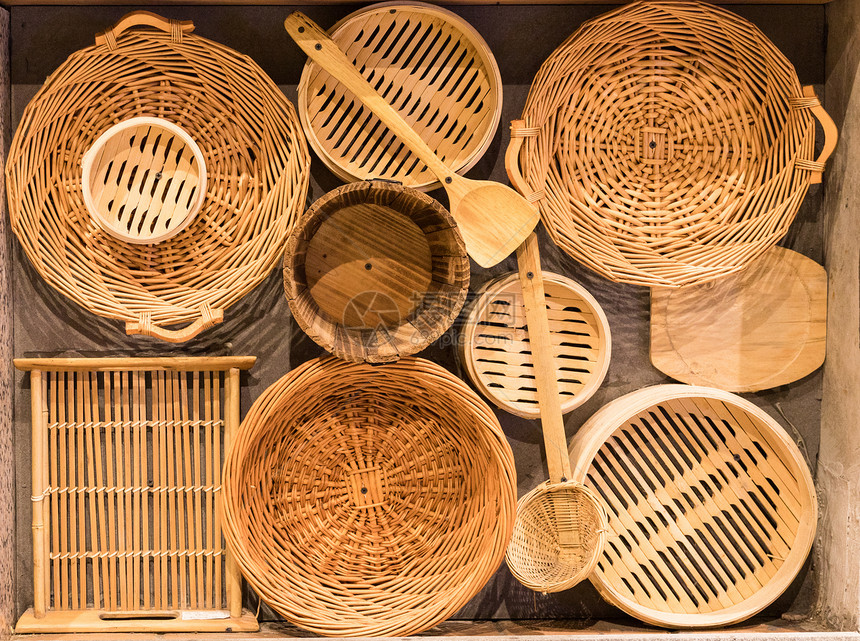 传统竹制蒸笼餐具图片