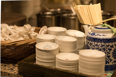 传统中式筷子碟子图片